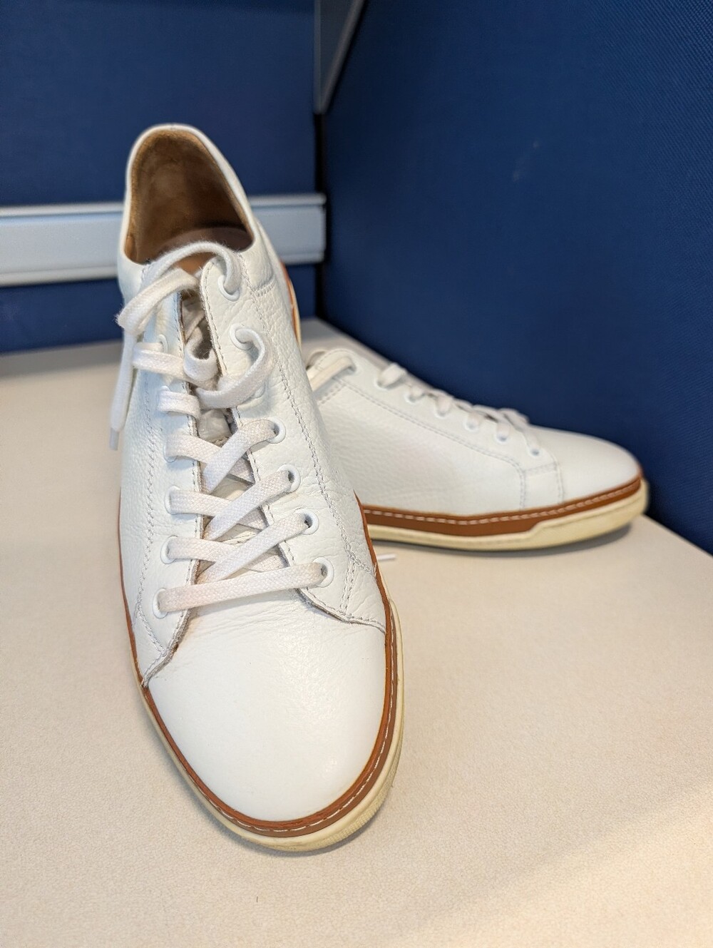 Allen Edmonds Men's White Leather Casual Sneakers with Brown Trim Size 9